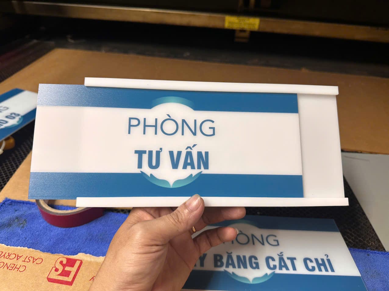 Làm Bảng Hiệu