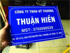 Bảng hiệu công ty mica giá rẻ