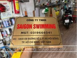 Bảng hiệu công ty đẹp bằng kim loại